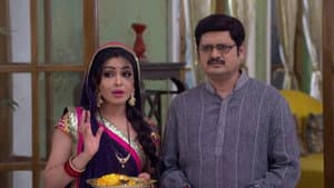 Angoori and Manmohan Go to Prem's Bungalow