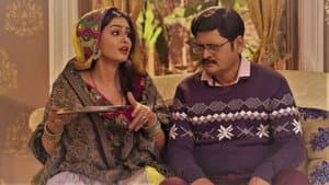 Teeka and His Friends Threaten Tiwari
