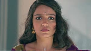 Poonam Experiences Flashbacks