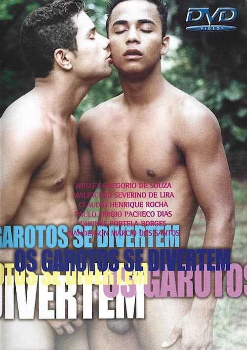 Os garotos se divertem